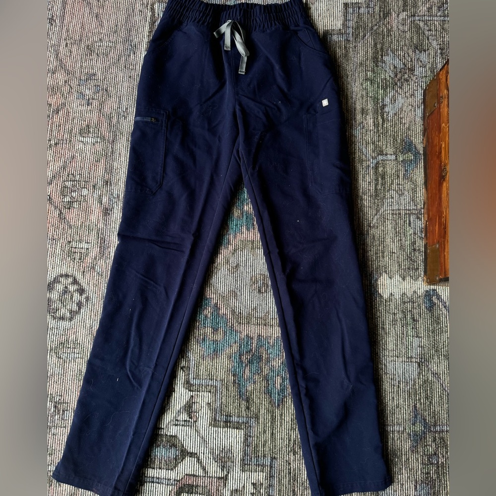 FIGS scrub pants!
